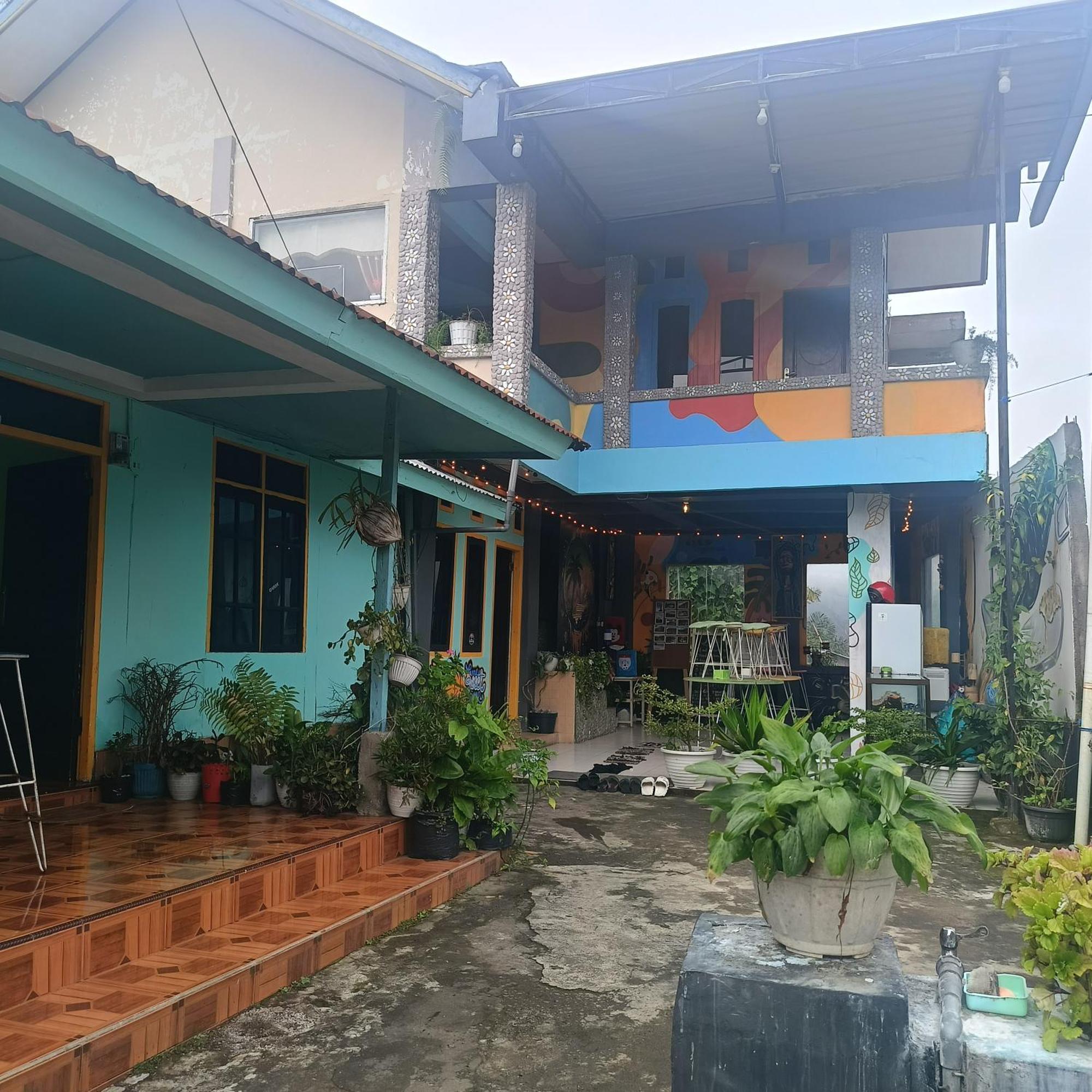 Kristian Homestay Bajawa Exterior photo